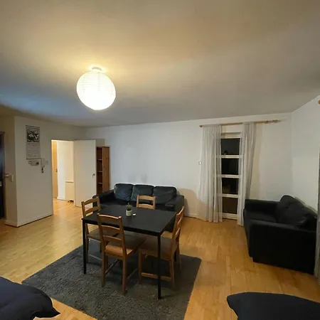 Spacious 2 Bedroom Near The Spire 公寓