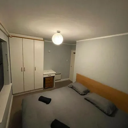 Spacious 2 Bedroom Near The Spire 都柏林